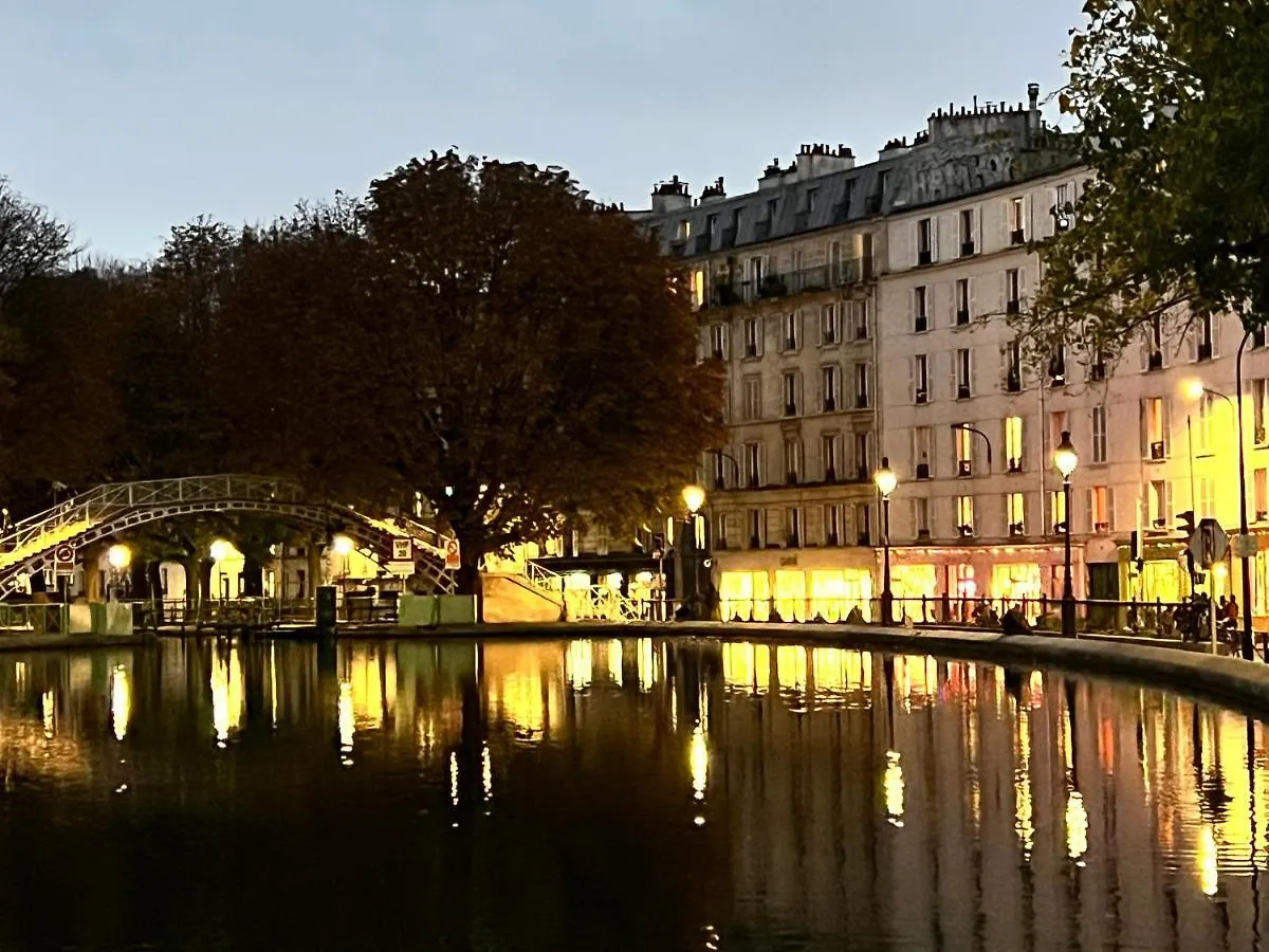 Rooms With Fabulous View On Paris Roofs