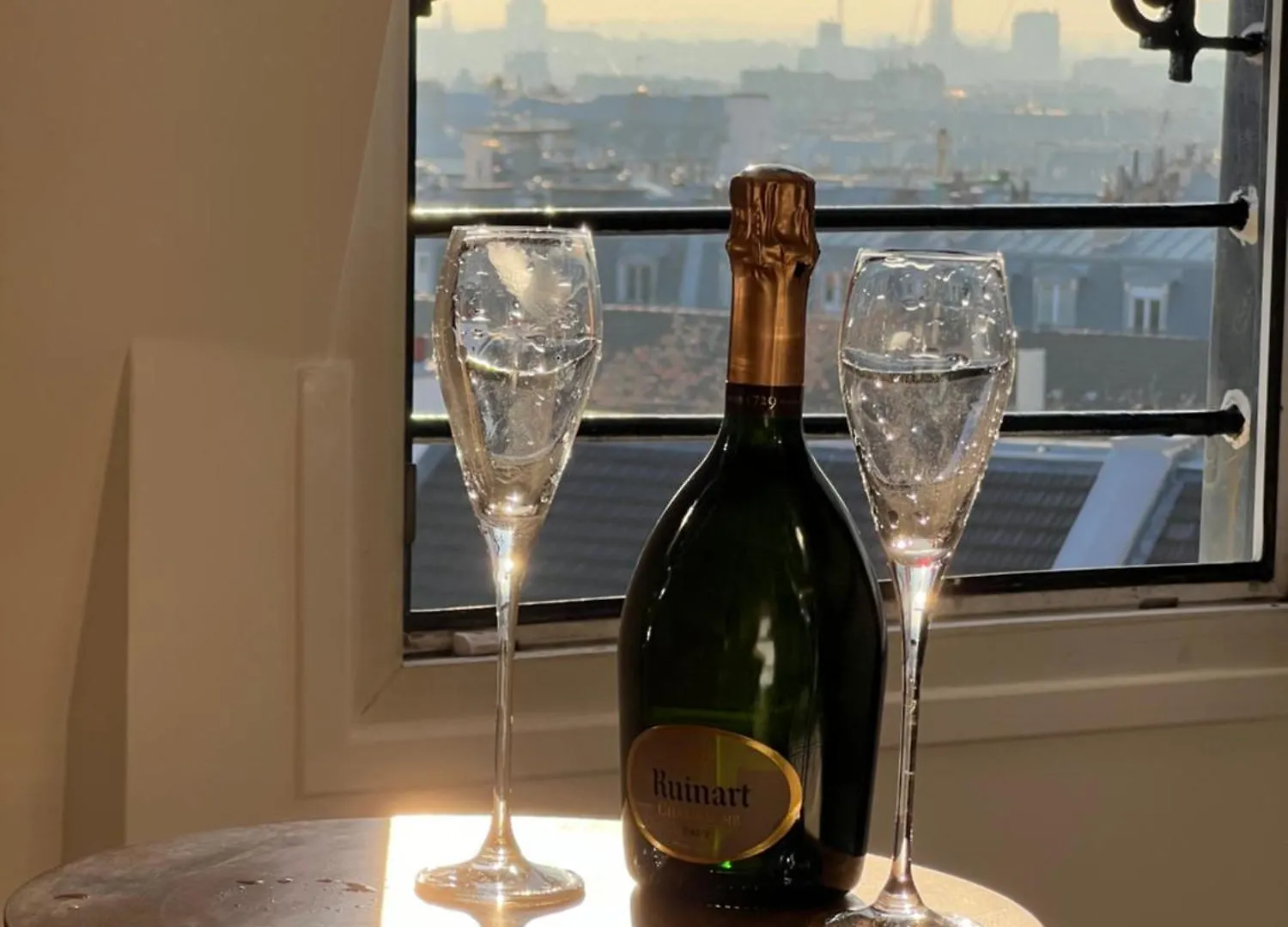 Rooms With Fabulous View On Paris Roofs