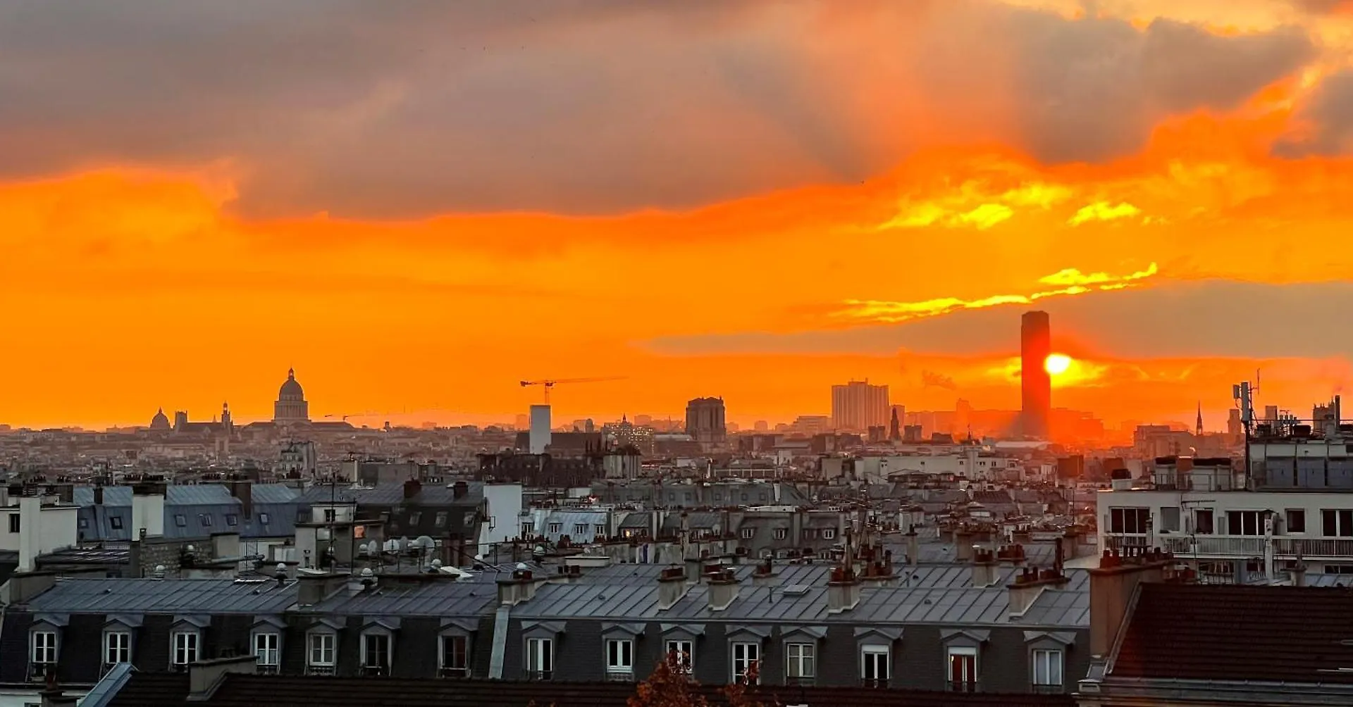 Rooms With Fabulous View On Paris Roofs 0*,  França